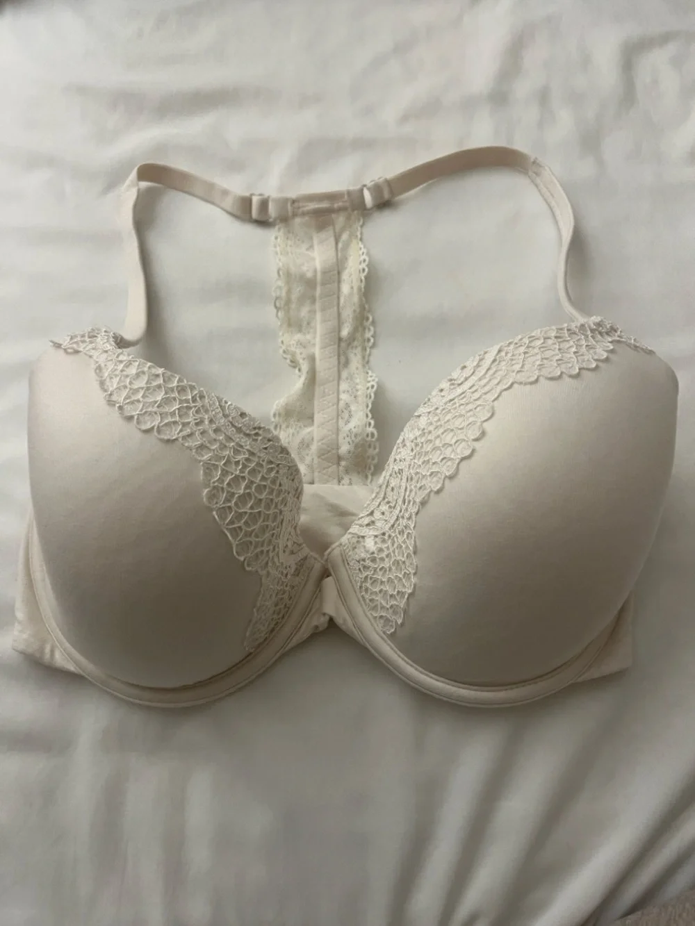 Victoria's Secret Body by Victoria Cream Racerback Demi 32DDD